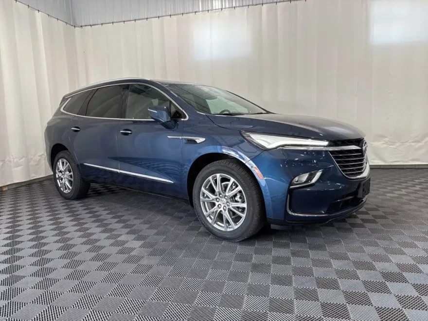 2023 Buick Enclave Essence photo 1