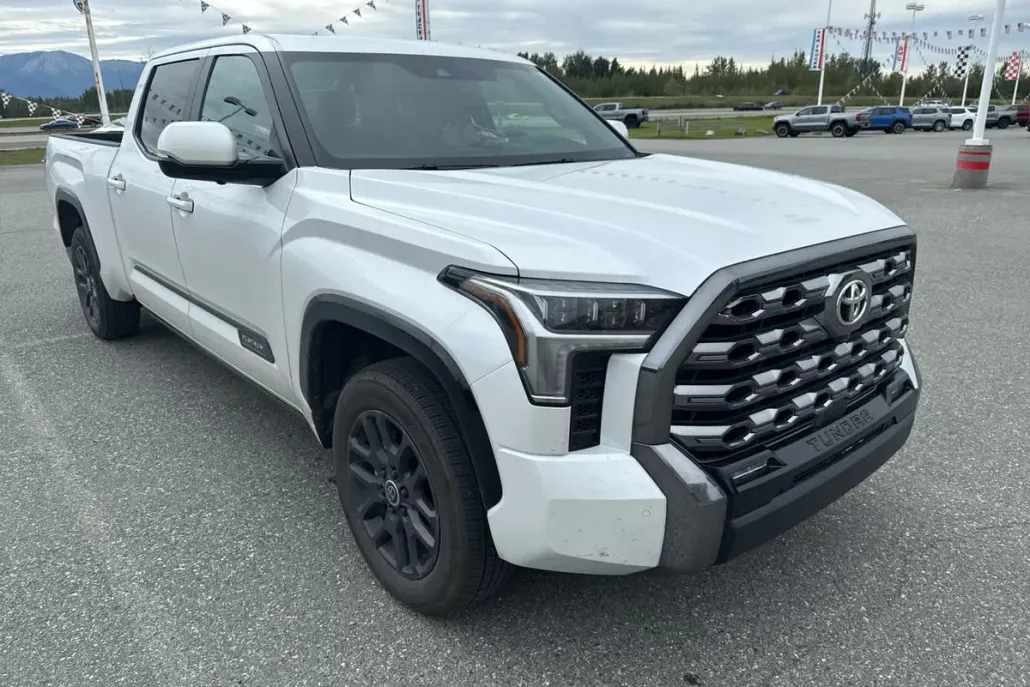 2024 Toyota Tundra Platinum photo 1
