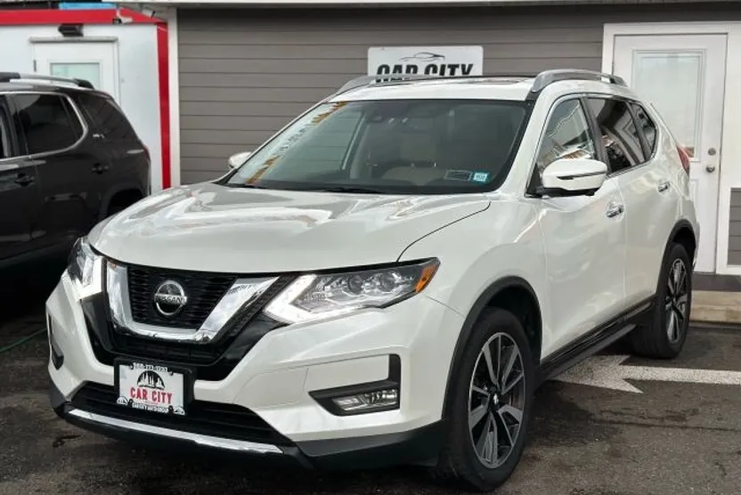2019 Nissan Rogue SL photo 1