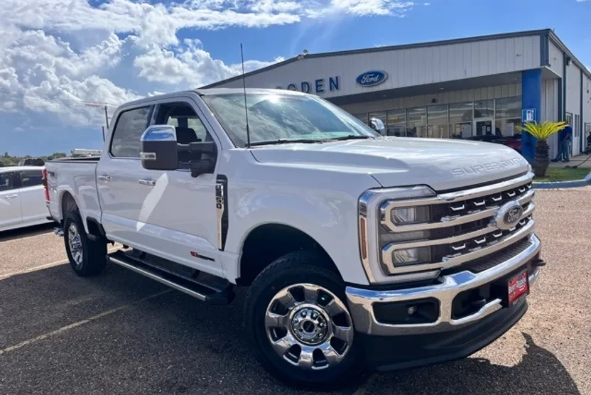 2026 Ford F-250 Lariat photo 1