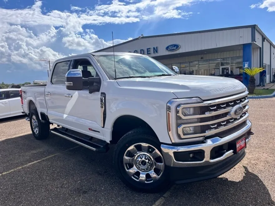 2026 Ford F-250 Lariat photo 1