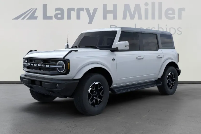2025 Ford Bronco Outer Banks photo 1