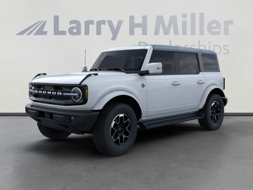 2025 Ford Bronco Outer Banks photo 1
