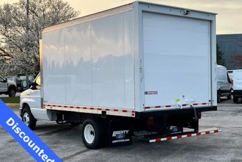 2025 Ford E-350 photo 3