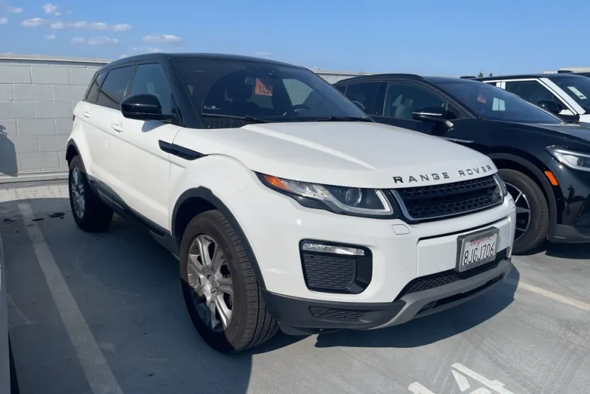 2019 Land Rover Range Rover Evoque SE Premium photo 1