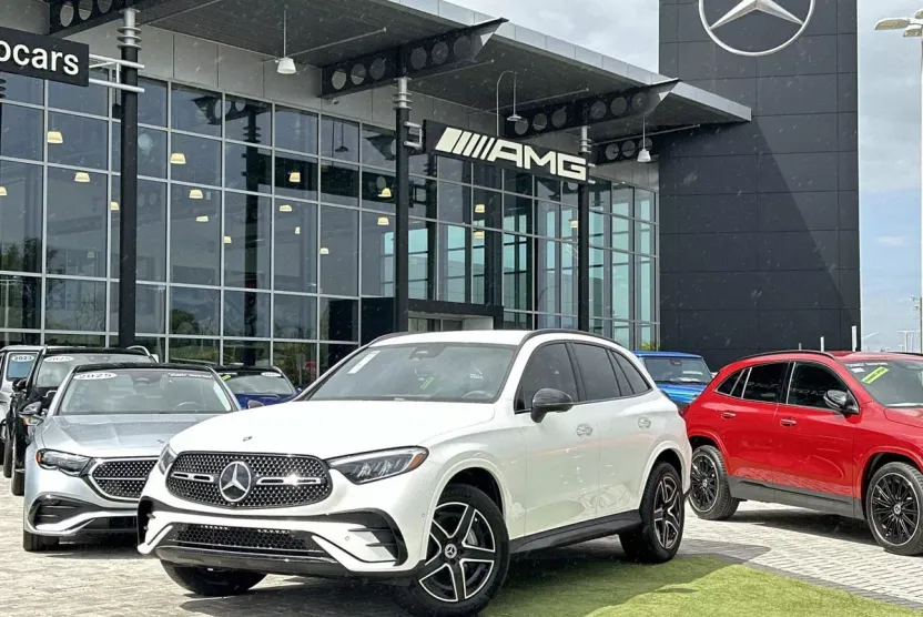 2026 Mercedes Benz GLC 300 photo 1