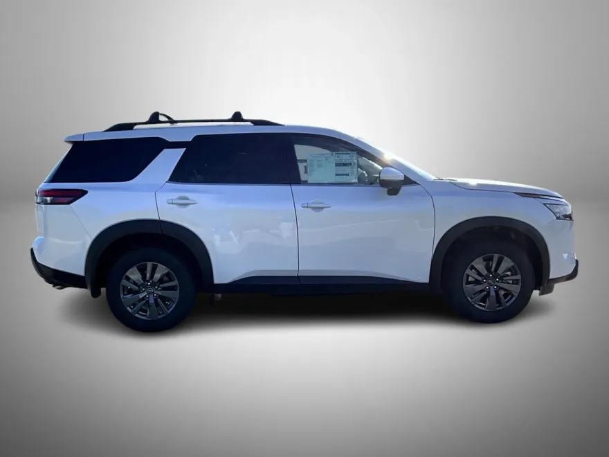 2025 Nissan Pathfinder SV photo 1