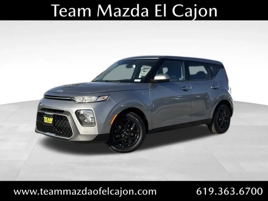 2022 Kia Soul LX photo 1