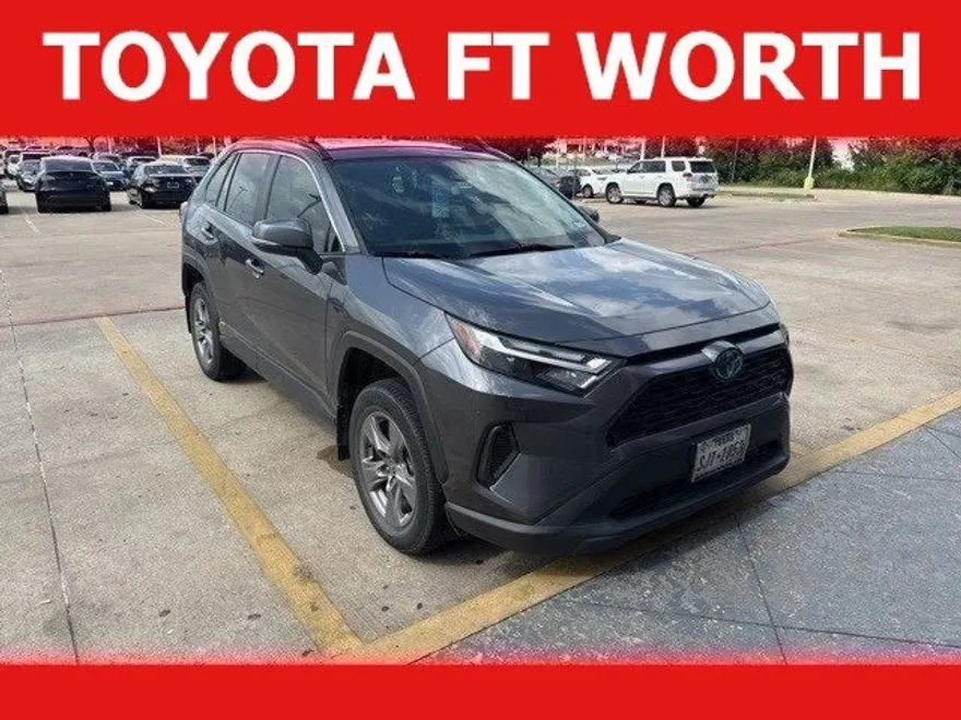2022 Toyota RAV4 Hybrid XLE photo 1