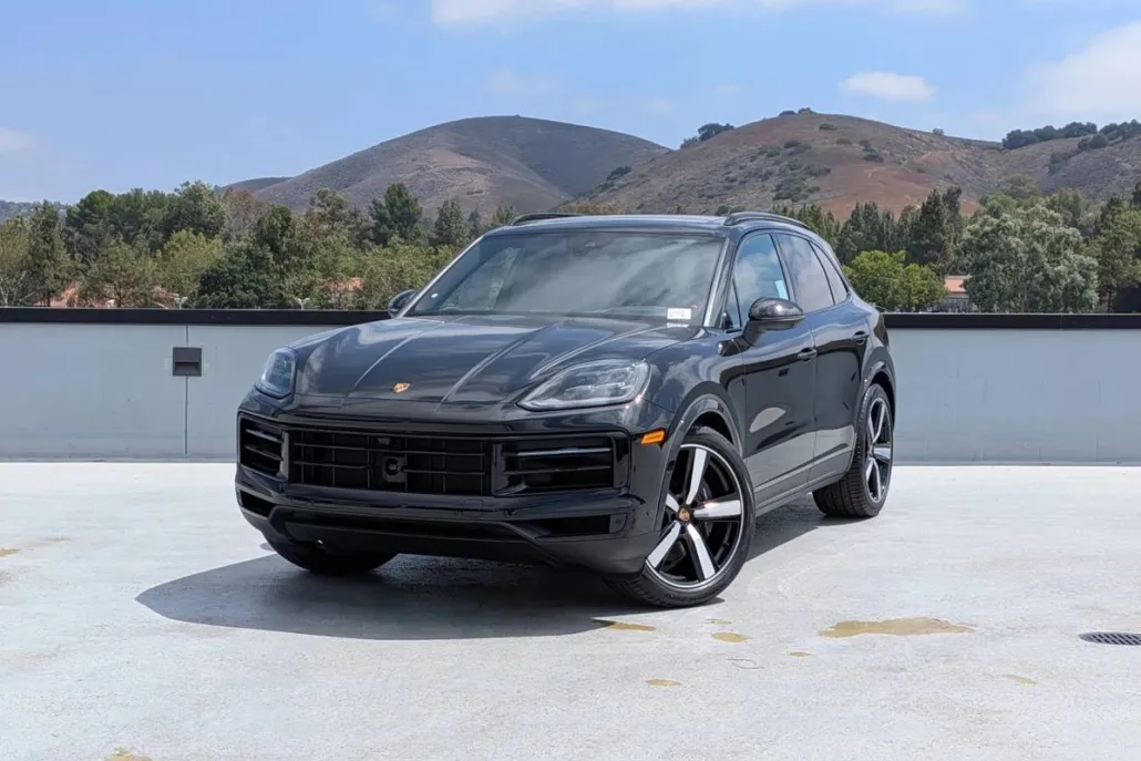 2025 Porsche Cayenne photo 1