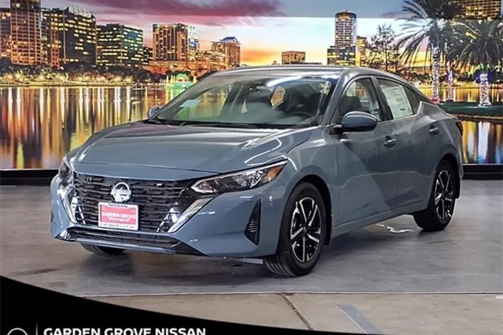 2025 Nissan Sentra SV photo 1