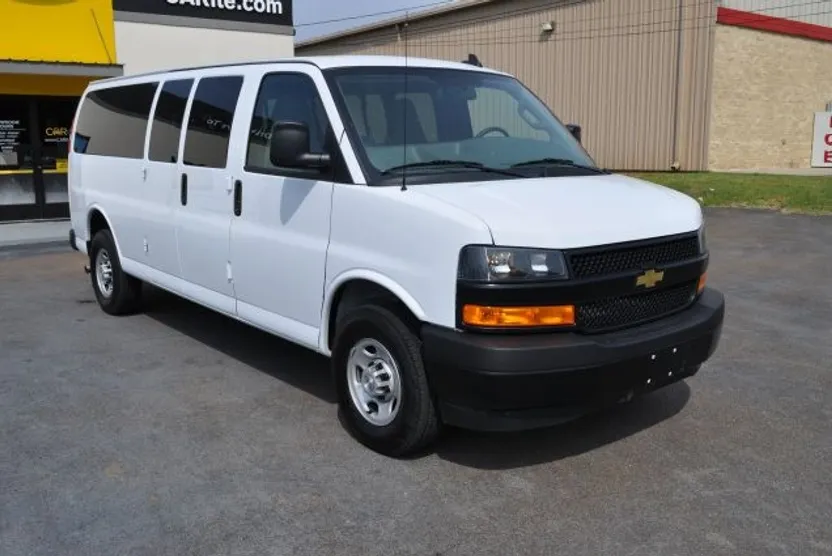 2023 Chevrolet Express LS 3500 photo 1