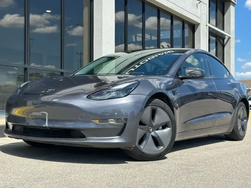 2023 Tesla Model 3 photo 1