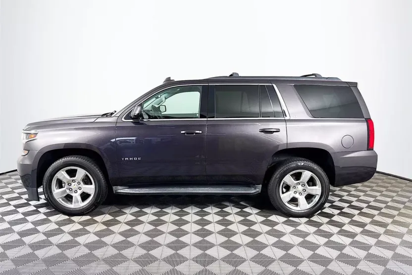 2016 Chevrolet Tahoe LT photo 1