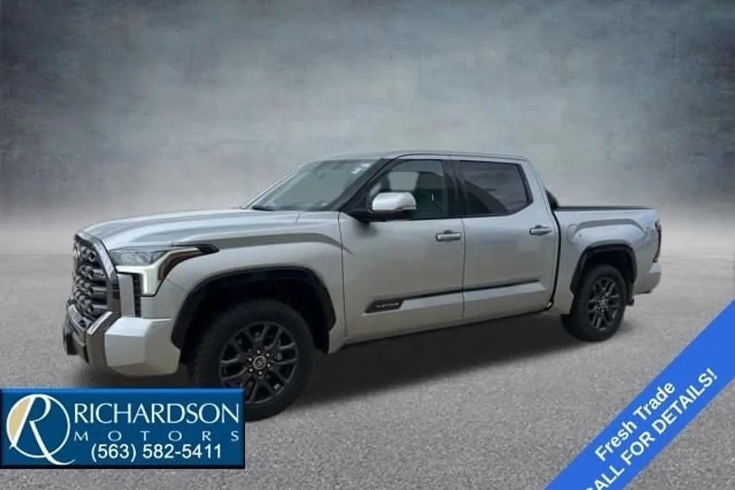2022 Toyota Tundra Platinum photo 1