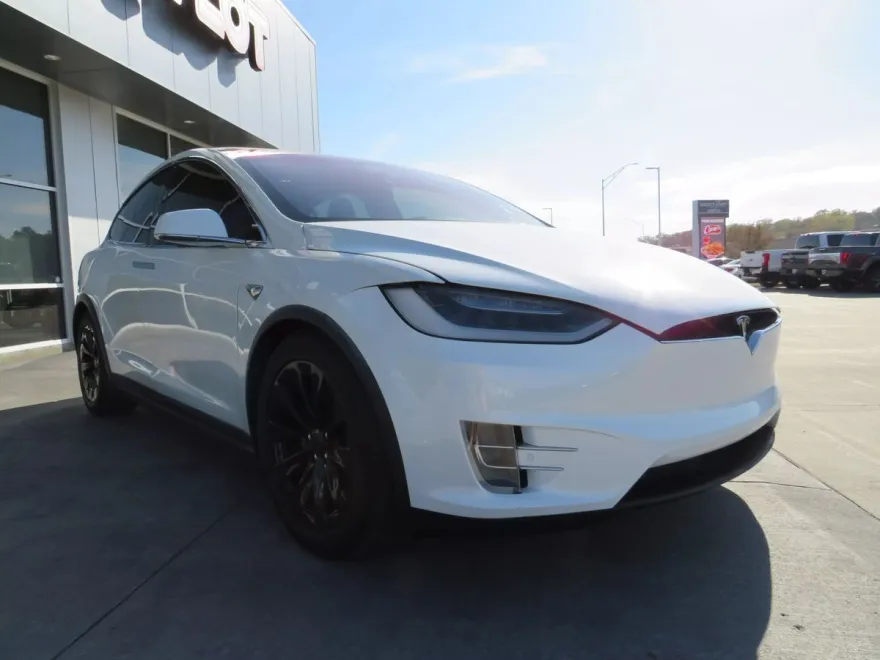 2017 Tesla Model X 100D photo 9