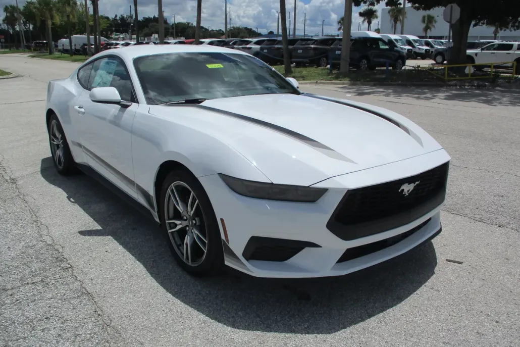 2025 Ford Mustang EcoBoost photo 1