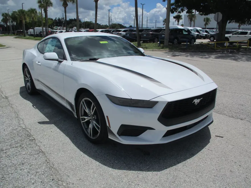 2025 Ford Mustang EcoBoost photo 1