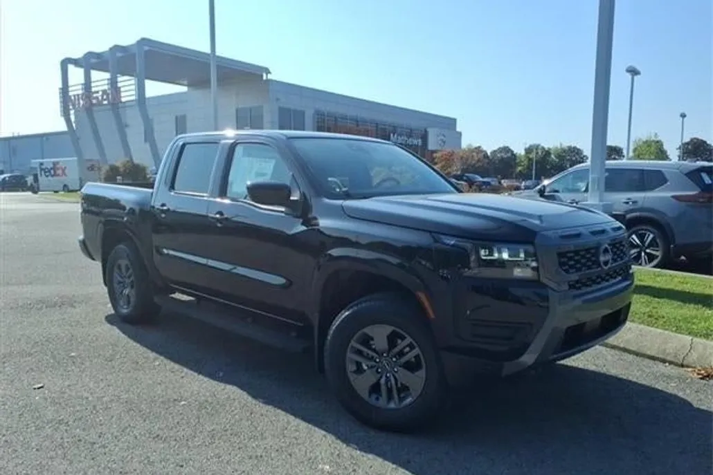 2026 Nissan Frontier Crew Cab SV photo 1