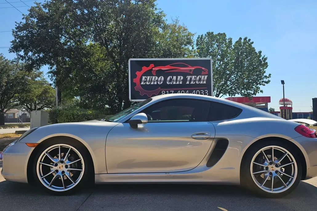 2014 Porsche Cayman photo 1