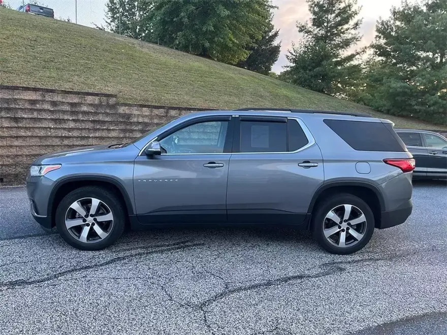 2021 Chevrolet Traverse Leather photo 1