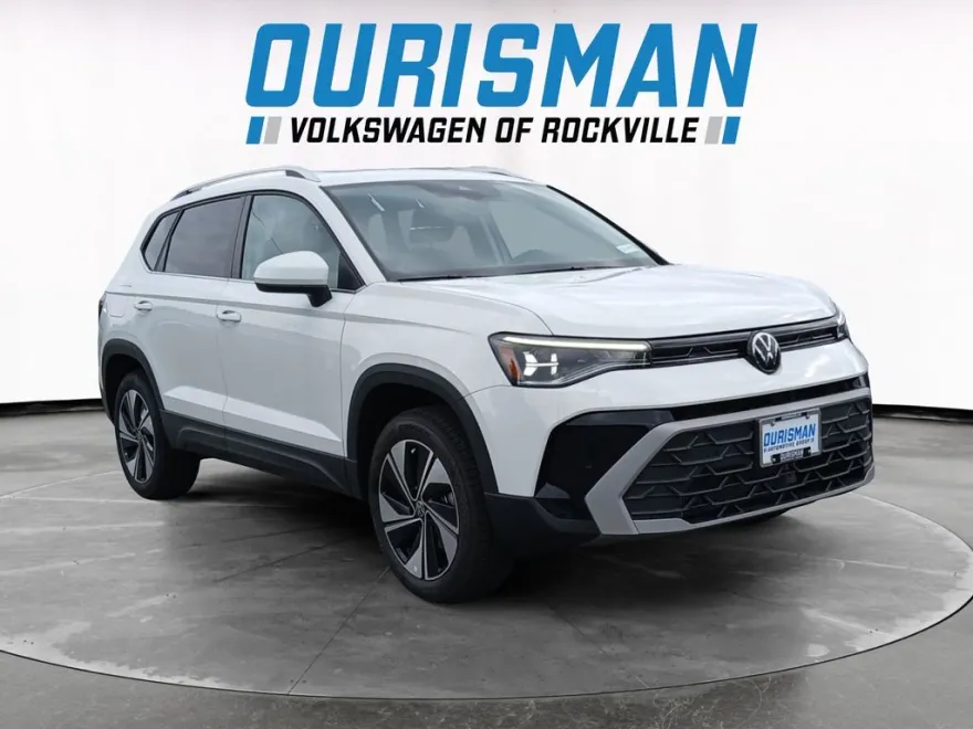 2025 Volkswagen Taos SE photo 1