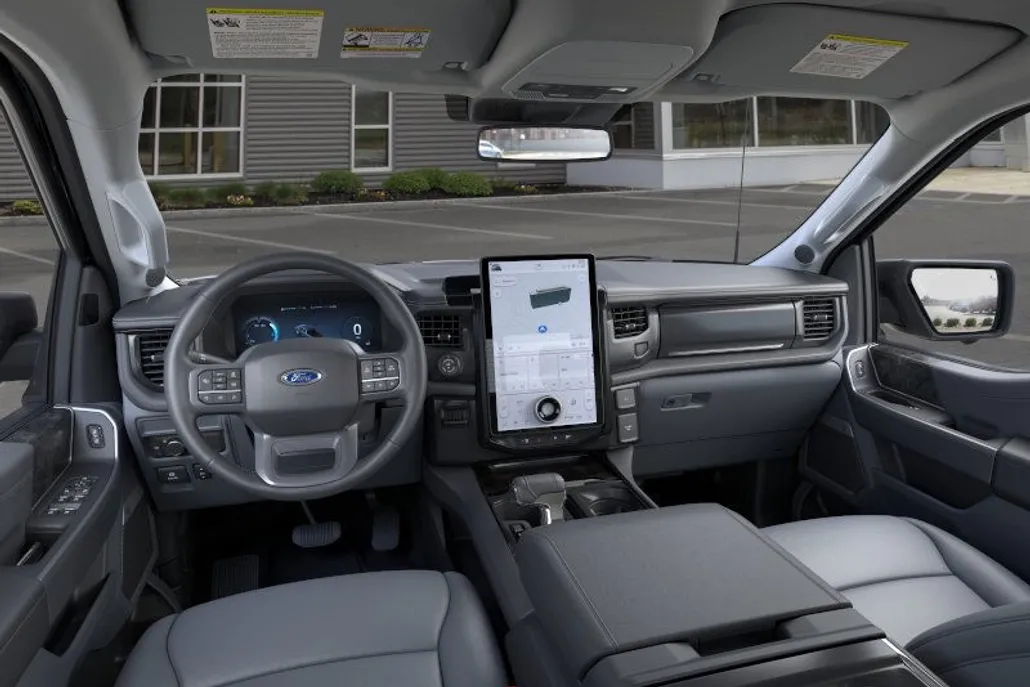 2025 Ford F-150 Lightning photo 1