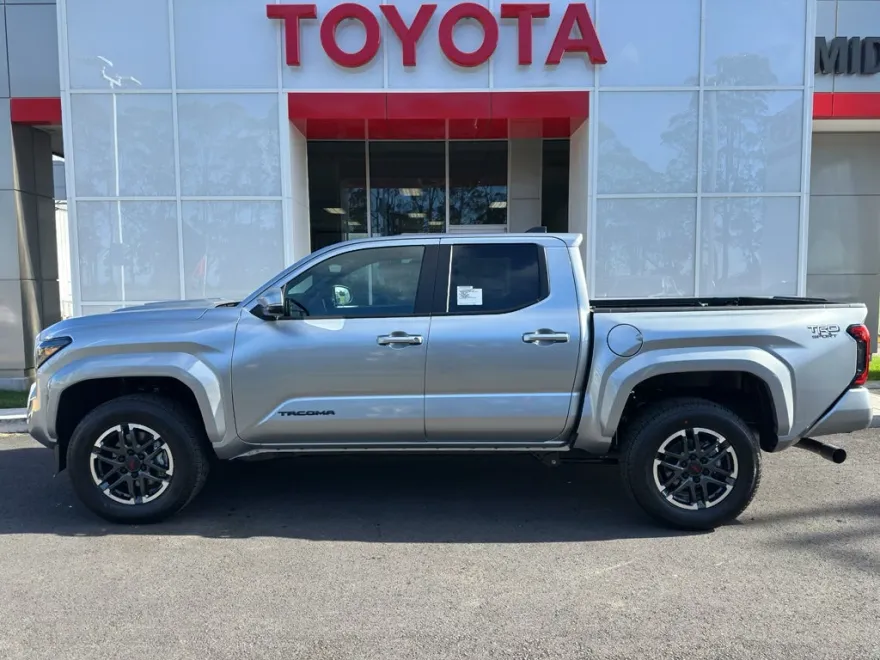2025 Toyota Tacoma TRD Sport photo 1