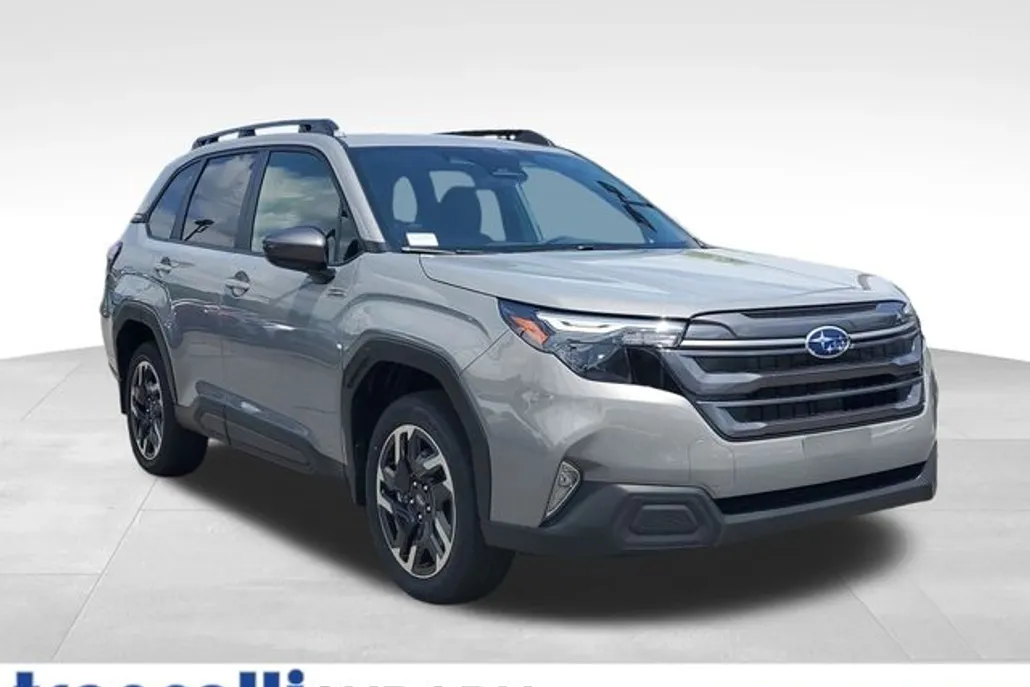 2025 Subaru Forester Premium photo 1