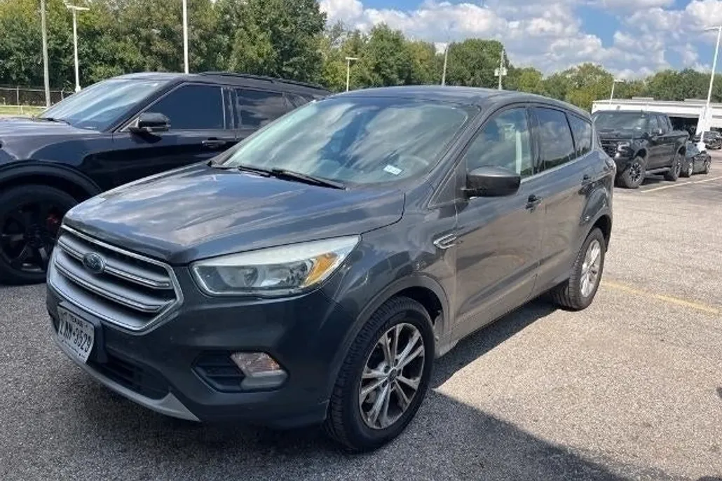 2017 Ford Escape SE photo 1