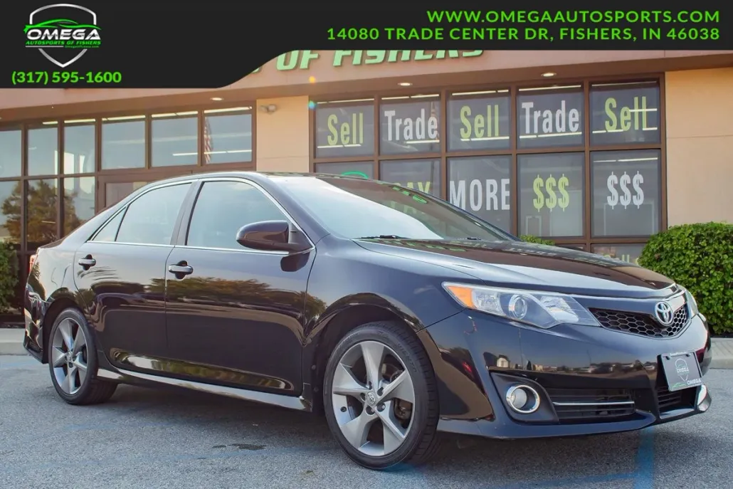 2014 Toyota Camry SE photo 1