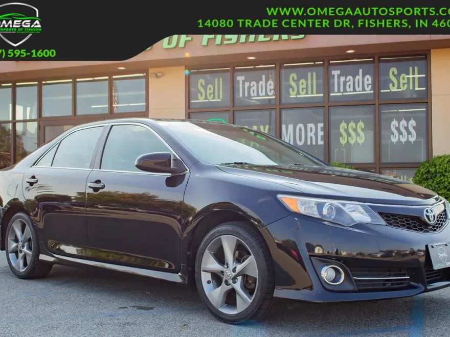 2014 Toyota Camry SE photo 1