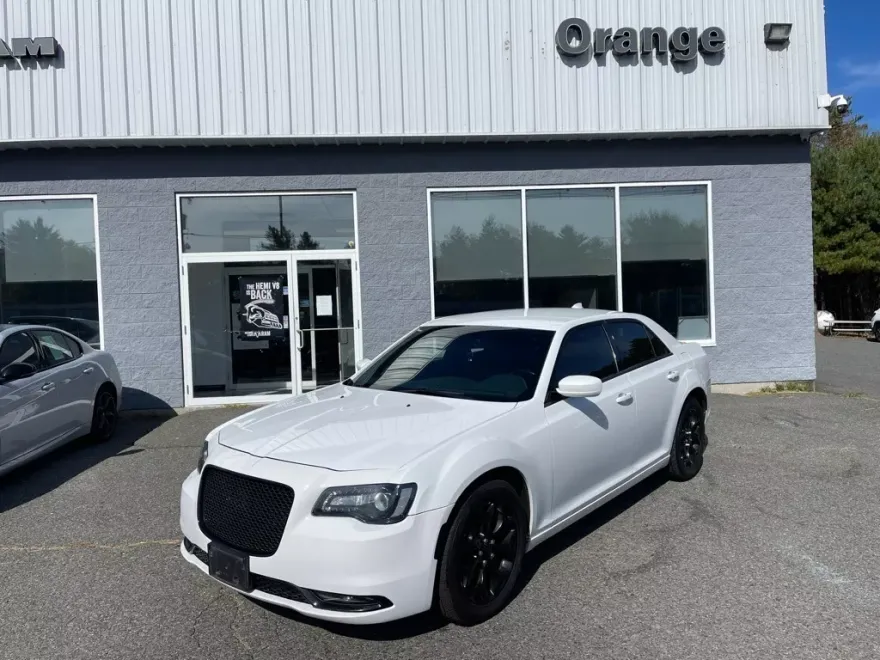 2015 Chrysler 300 S photo 1
