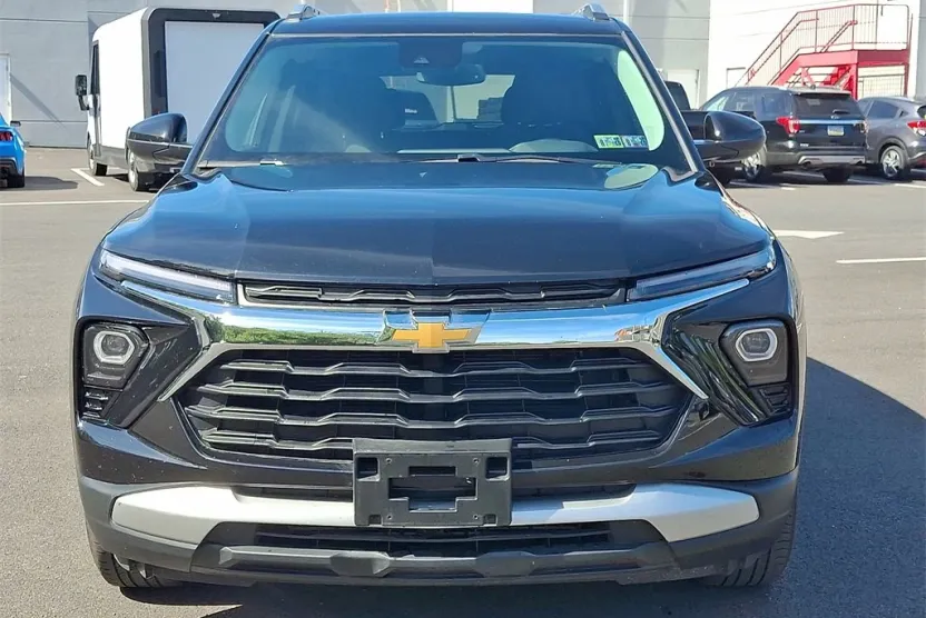 2024 Chevrolet Trailblazer LT photo 1