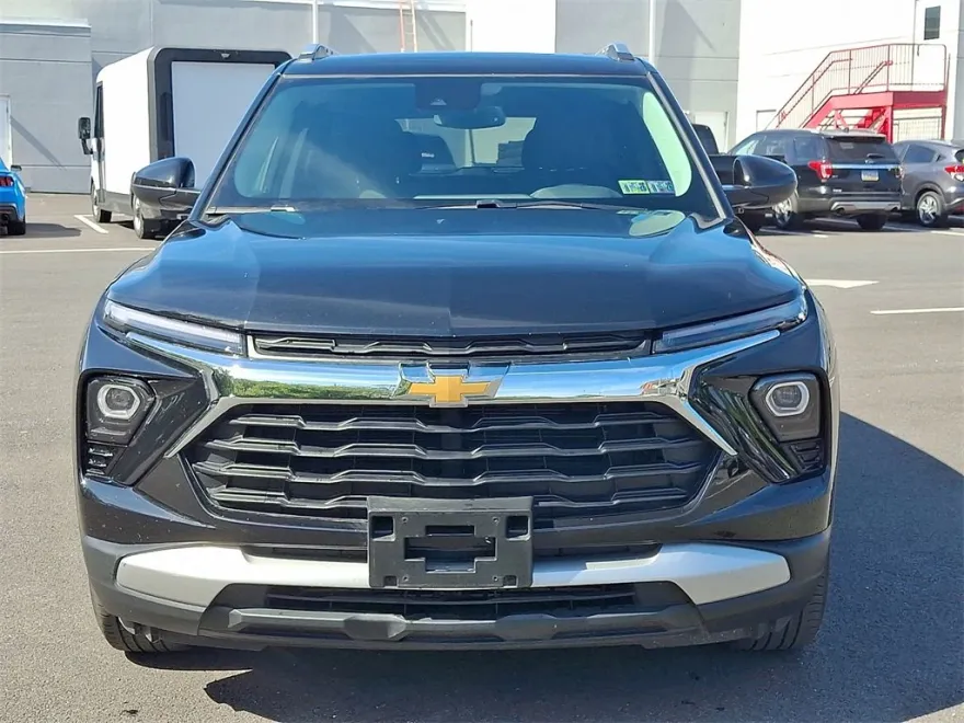 2024 Chevrolet Trailblazer LT photo 1
