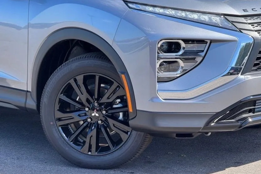 2025 Mitsubishi Eclipse Cross SEL photo 1