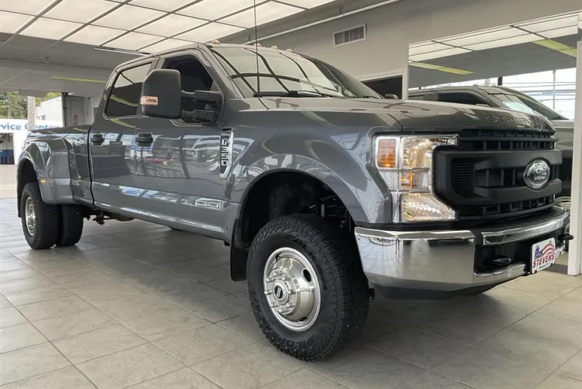 2022 Ford F-350 Limited photo 1