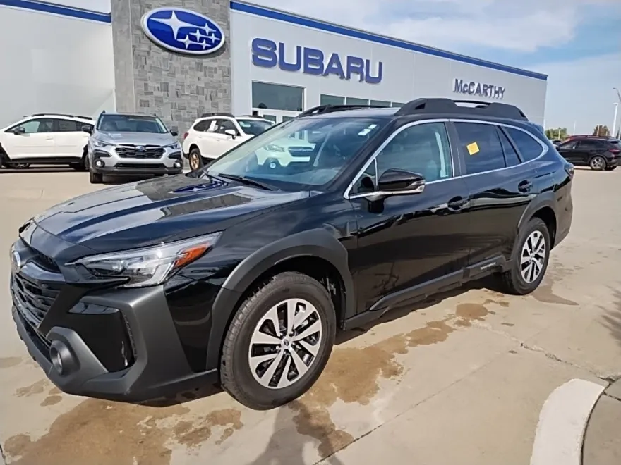 2023 Subaru Outback Premium photo 1