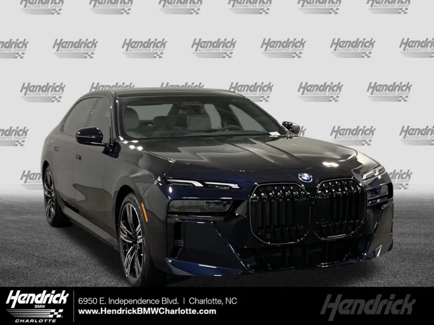 2026 Bmw 750e photo 1
