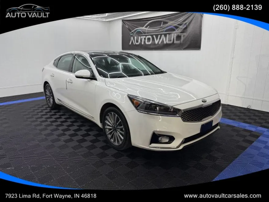2017 Kia Cadenza Premium Technology Limited photo 1