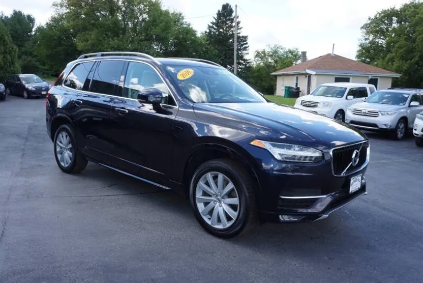 2016 Volvo XC90 T6 Momentum photo 1