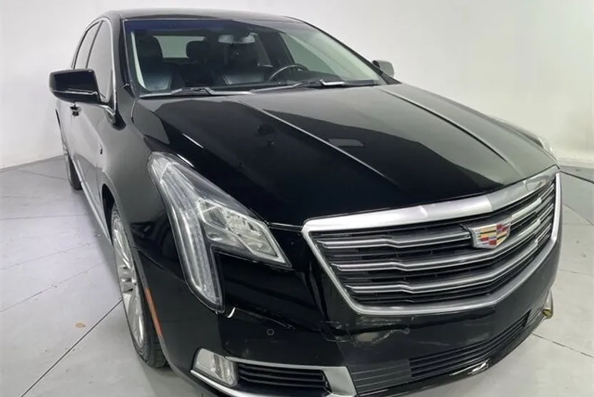 2018 Cadillac XTS Luxury photo 1