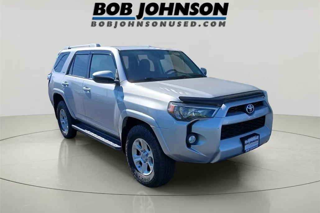 2018 Toyota 4Runner SR5 photo 1