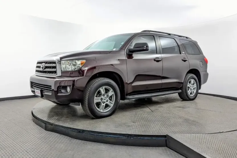 2016 Toyota Sequoia SR5 photo 1