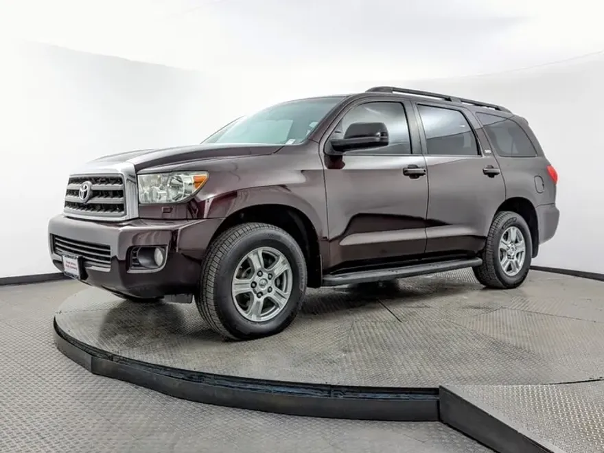 2016 Toyota Sequoia SR5 photo 1