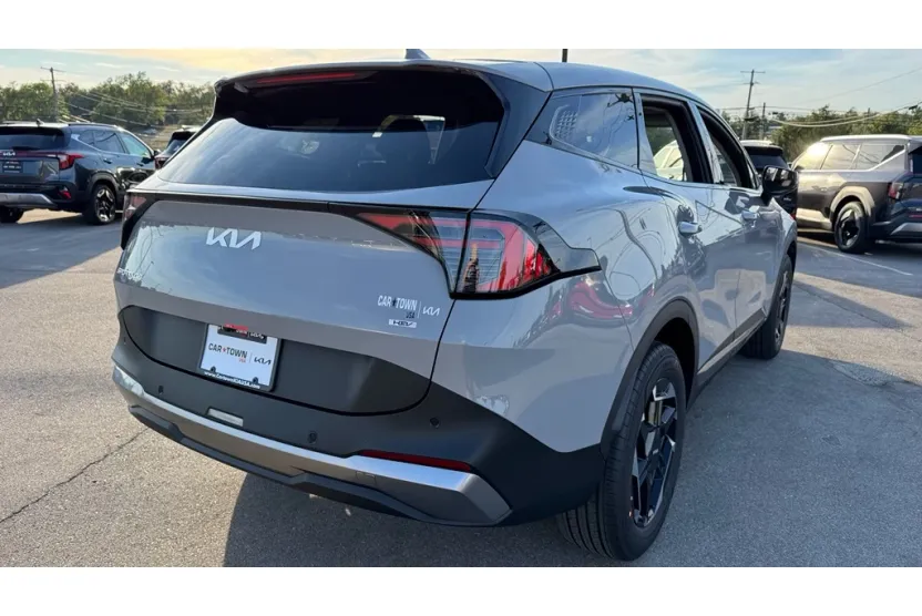 2026 Kia Sportage Hybrid S photo 1