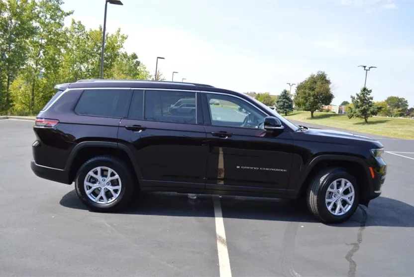 2022 Jeep Grand Cherokee Limited photo 1