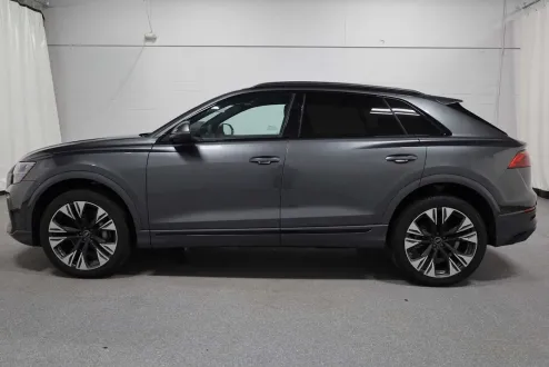 2025 Audi Q8 55 Premium Plus photo 2