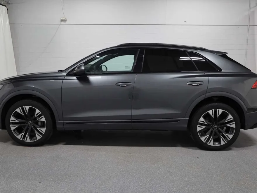 2025 Audi Q8 55 Premium Plus photo 2