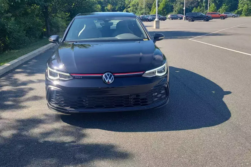 2023 Volkswagen Golf GTI SE photo 1